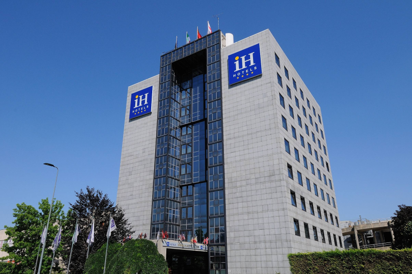 Lhost e iH Hotels Group